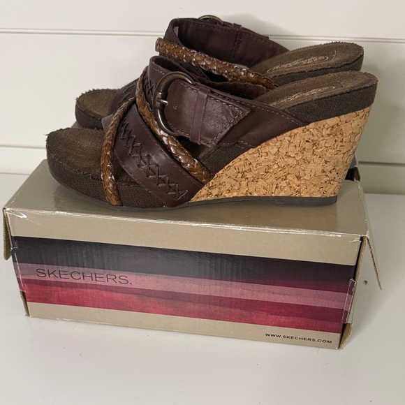 Skechers Women’s Brown Braided Slide Sandals 7 - Picture 3 of 6